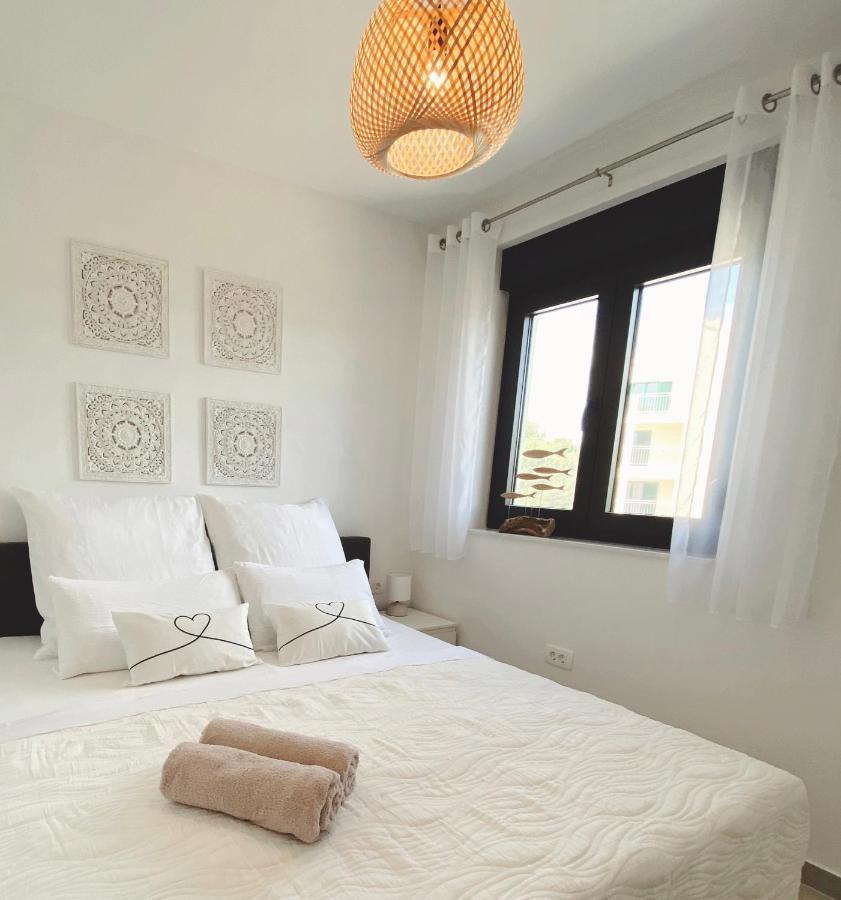Apartment Agnes With 63 M2 Rooftop Terrace, Grill And Pool Okrug Gornji Eksteriør bilde