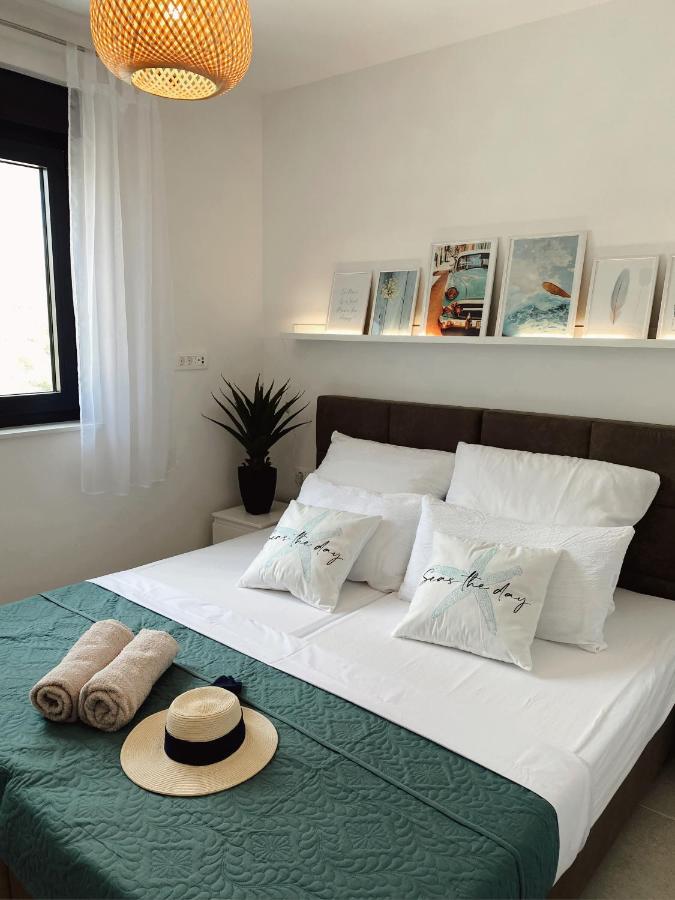 Apartment Agnes With 63 M2 Rooftop Terrace, Grill And Pool Okrug Gornji Eksteriør bilde