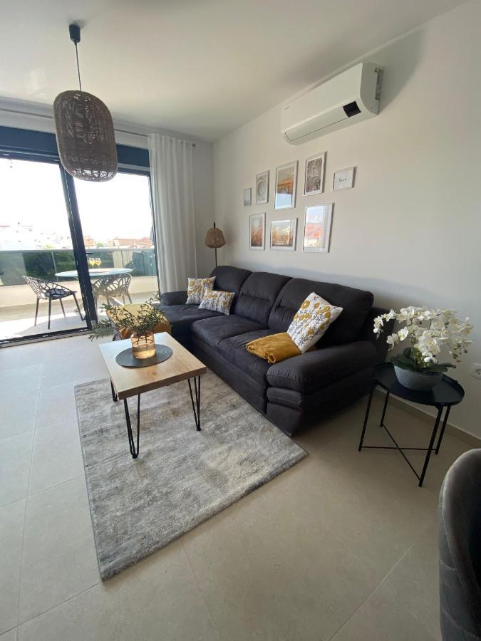Apartment Agnes With 63 M2 Rooftop Terrace, Grill And Pool Okrug Gornji Eksteriør bilde