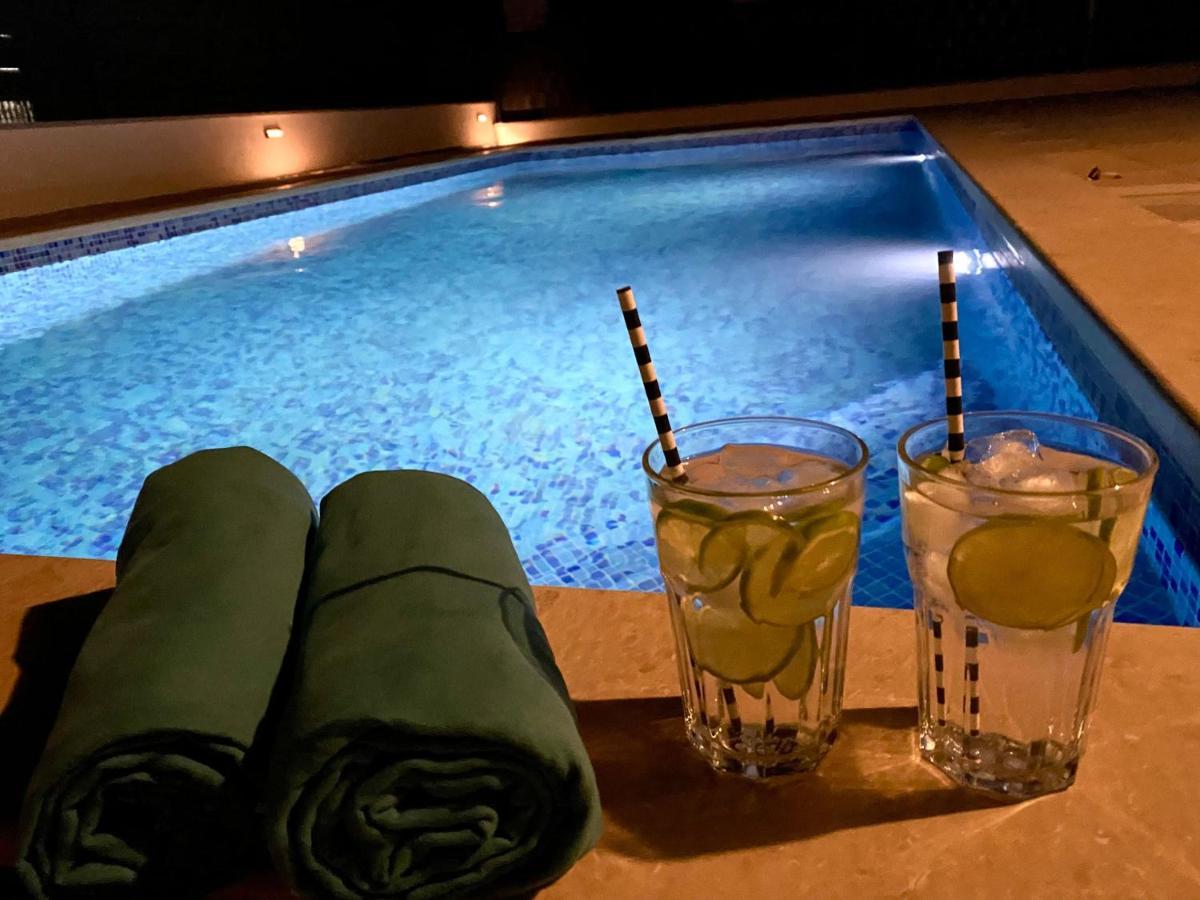 Apartment Agnes With 63 M2 Rooftop Terrace, Grill And Pool Okrug Gornji Eksteriør bilde