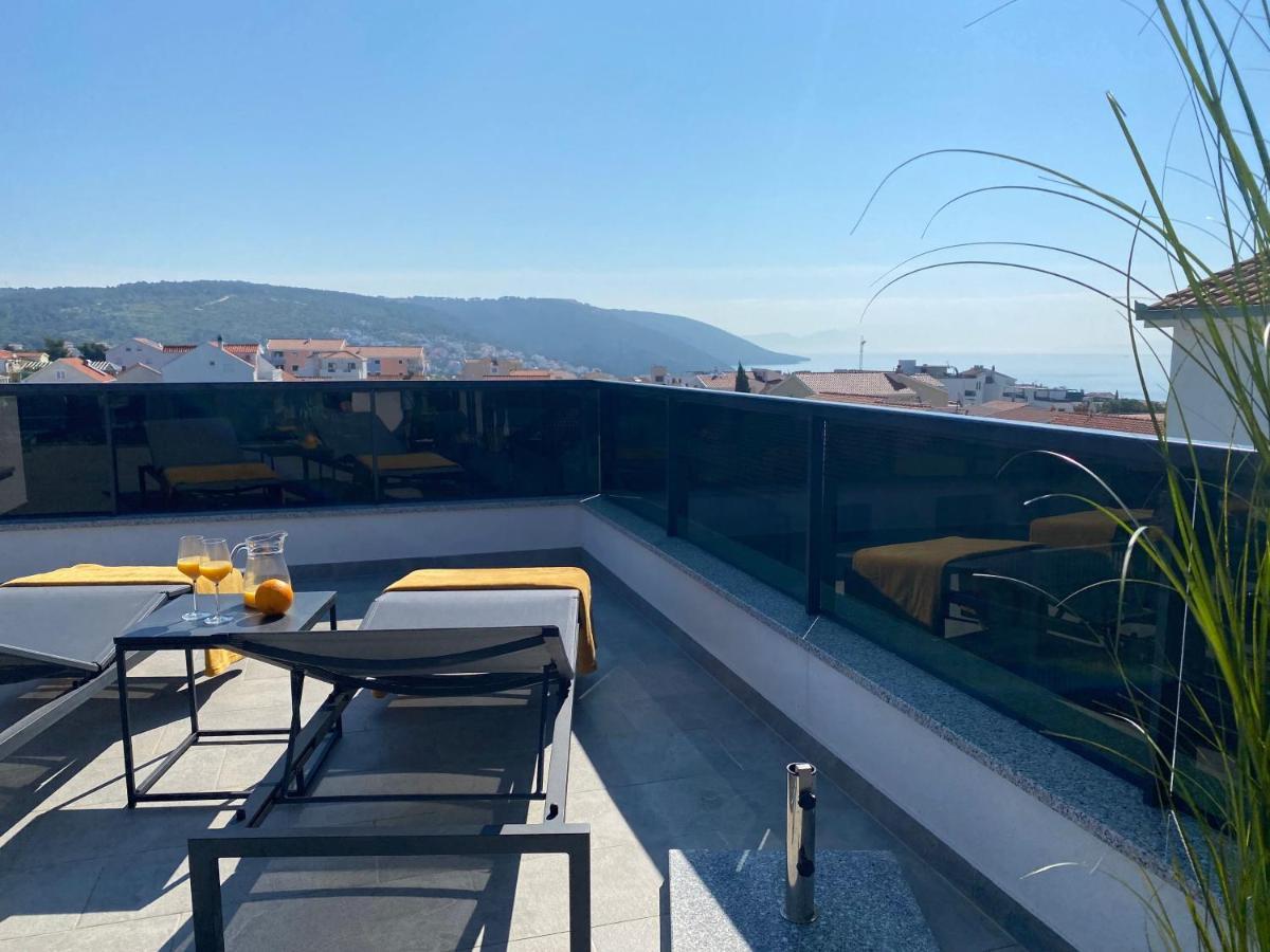 Apartment Agnes With 63 M2 Rooftop Terrace, Grill And Pool Okrug Gornji Eksteriør bilde