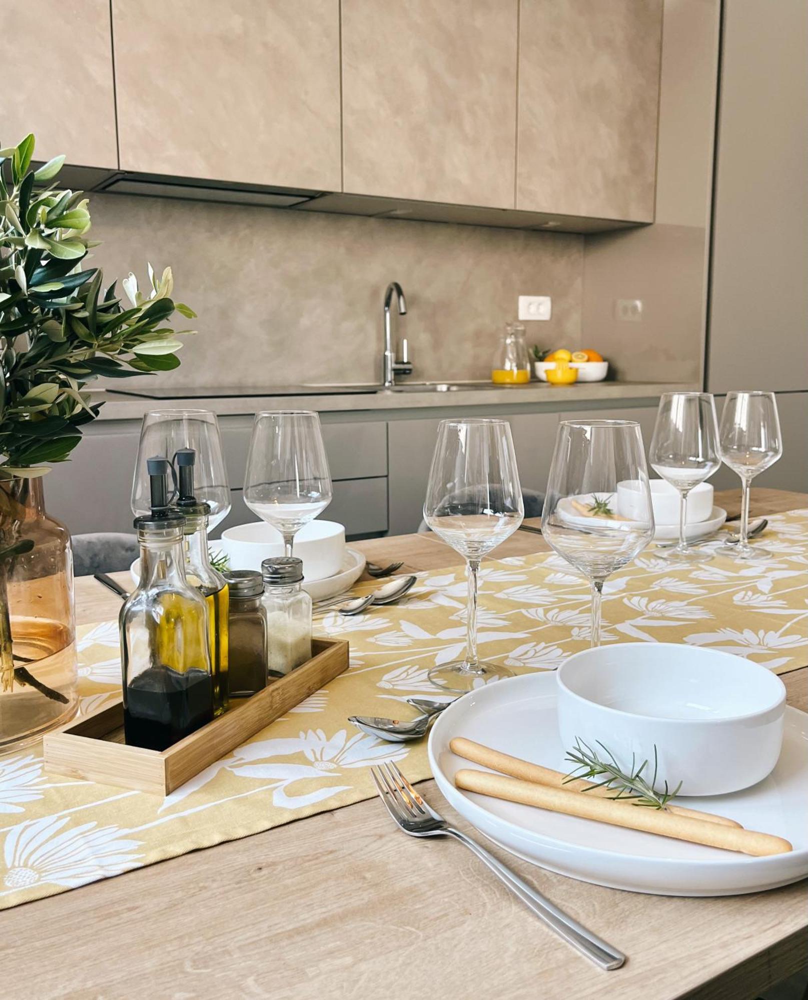 Apartment Agnes With 63 M2 Rooftop Terrace, Grill And Pool Okrug Gornji Eksteriør bilde