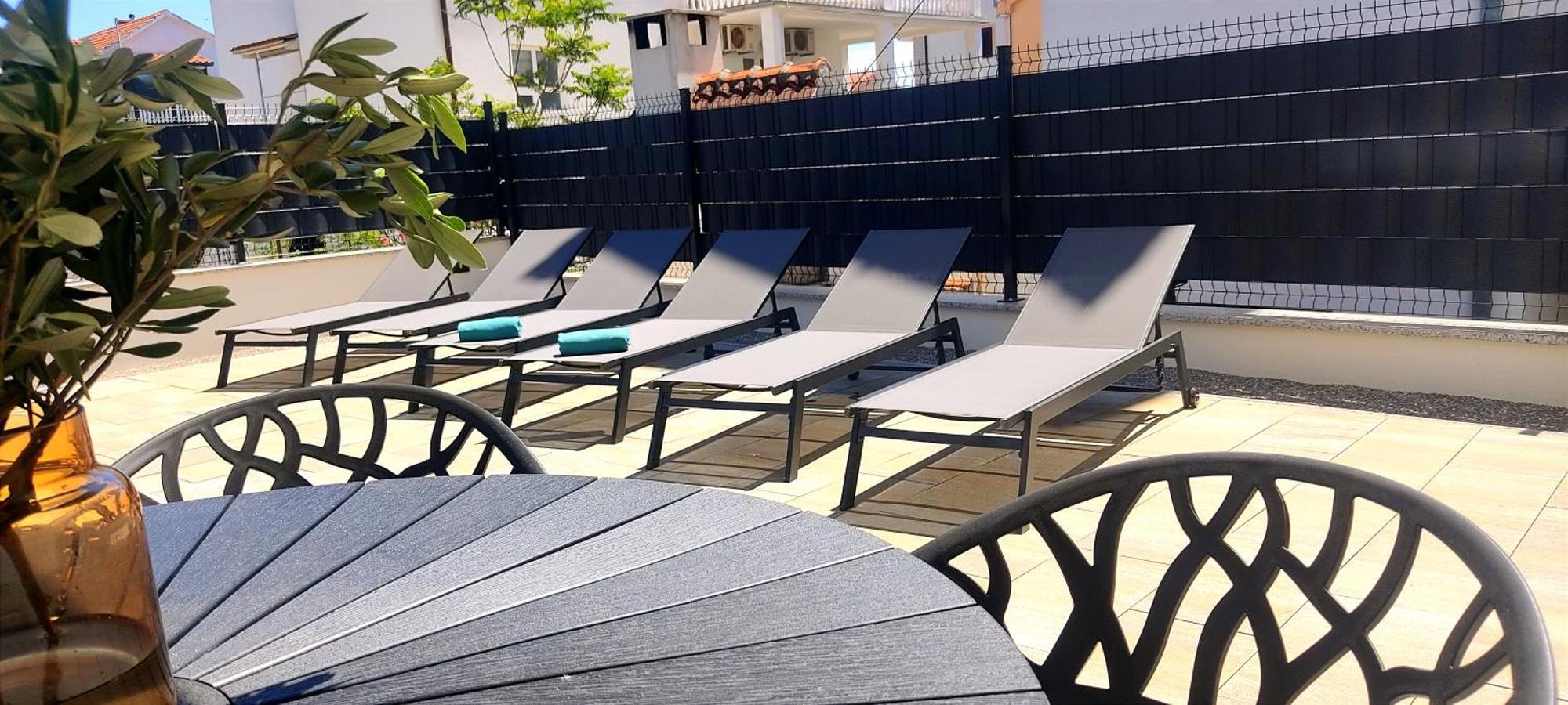 Apartment Agnes With 63 M2 Rooftop Terrace, Grill And Pool Okrug Gornji Eksteriør bilde