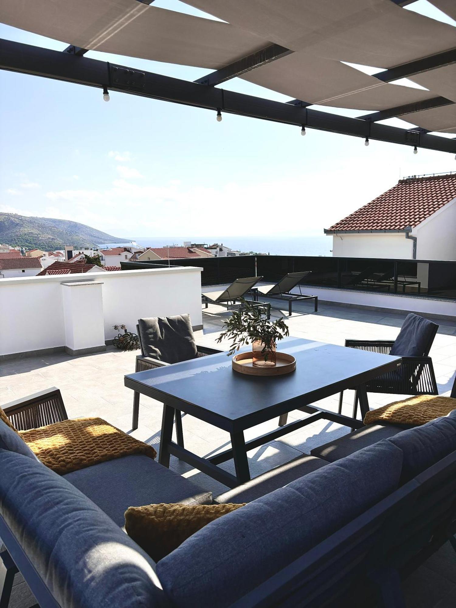 Apartment Agnes With 63 M2 Rooftop Terrace, Grill And Pool Okrug Gornji Eksteriør bilde