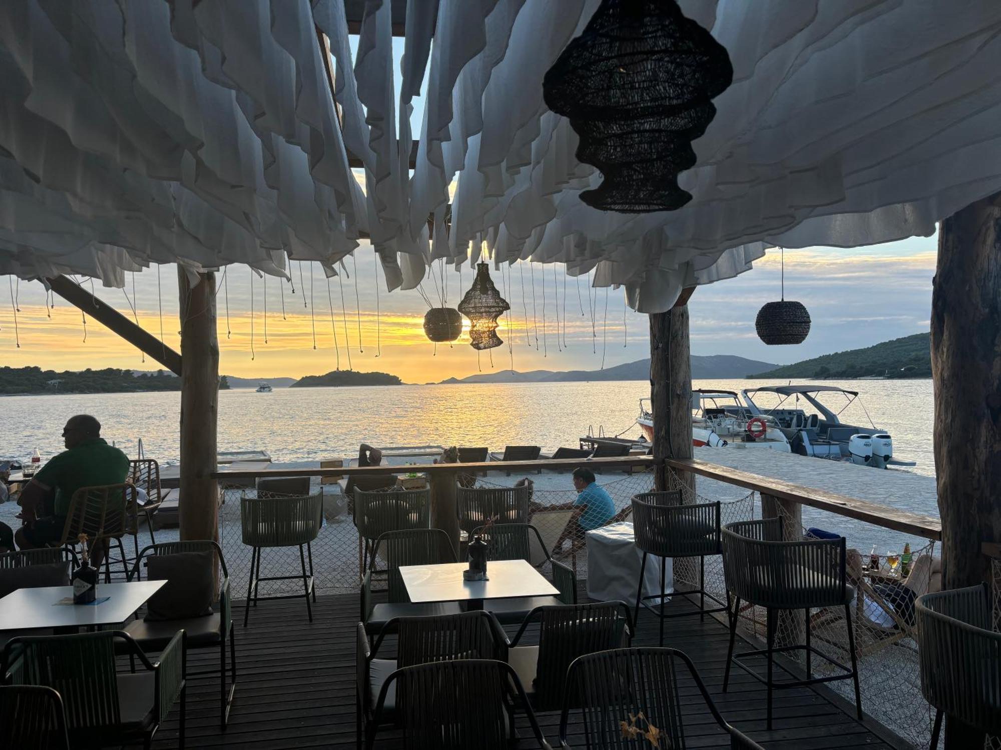 Apartment Agnes With 63 M2 Rooftop Terrace, Grill And Pool Okrug Gornji Eksteriør bilde